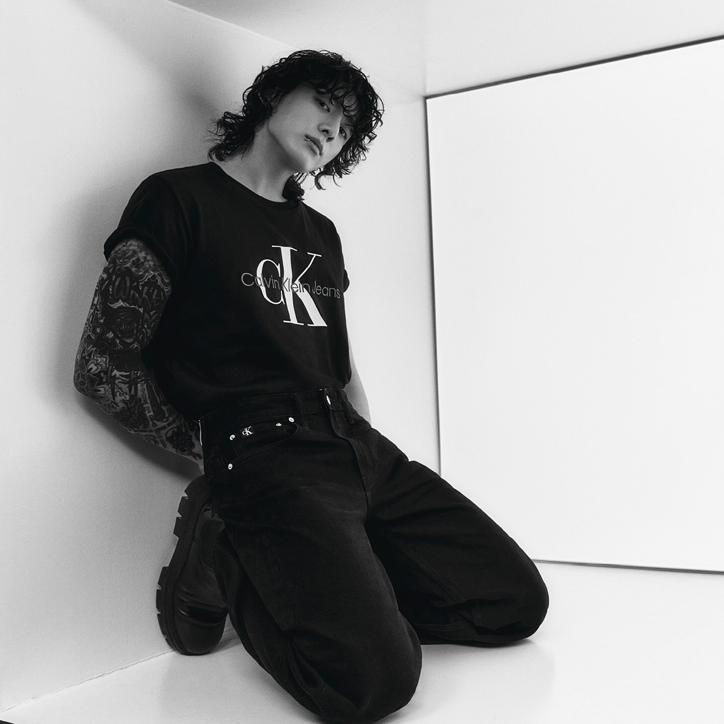 Calvin Klein - 演繹經典標誌 T 恤